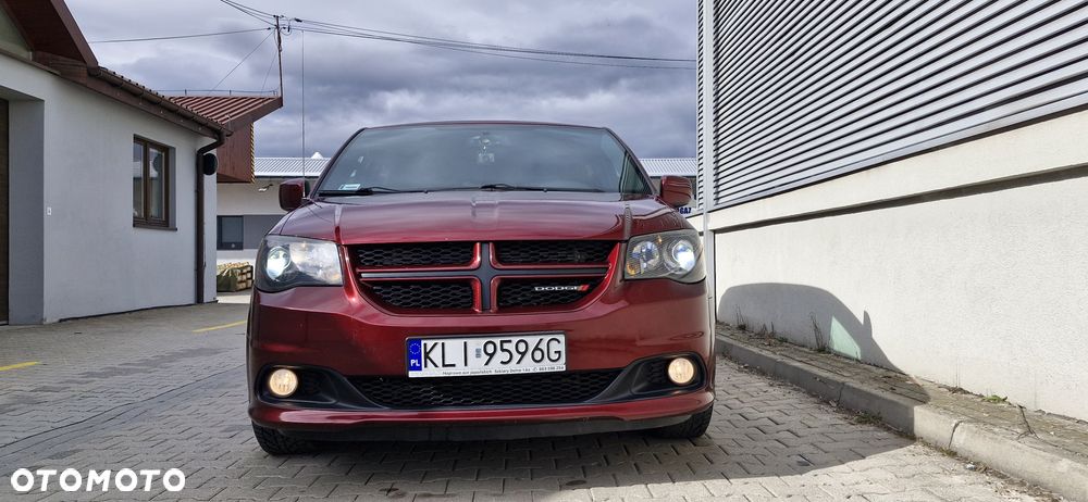 Dodge Caravan - 4