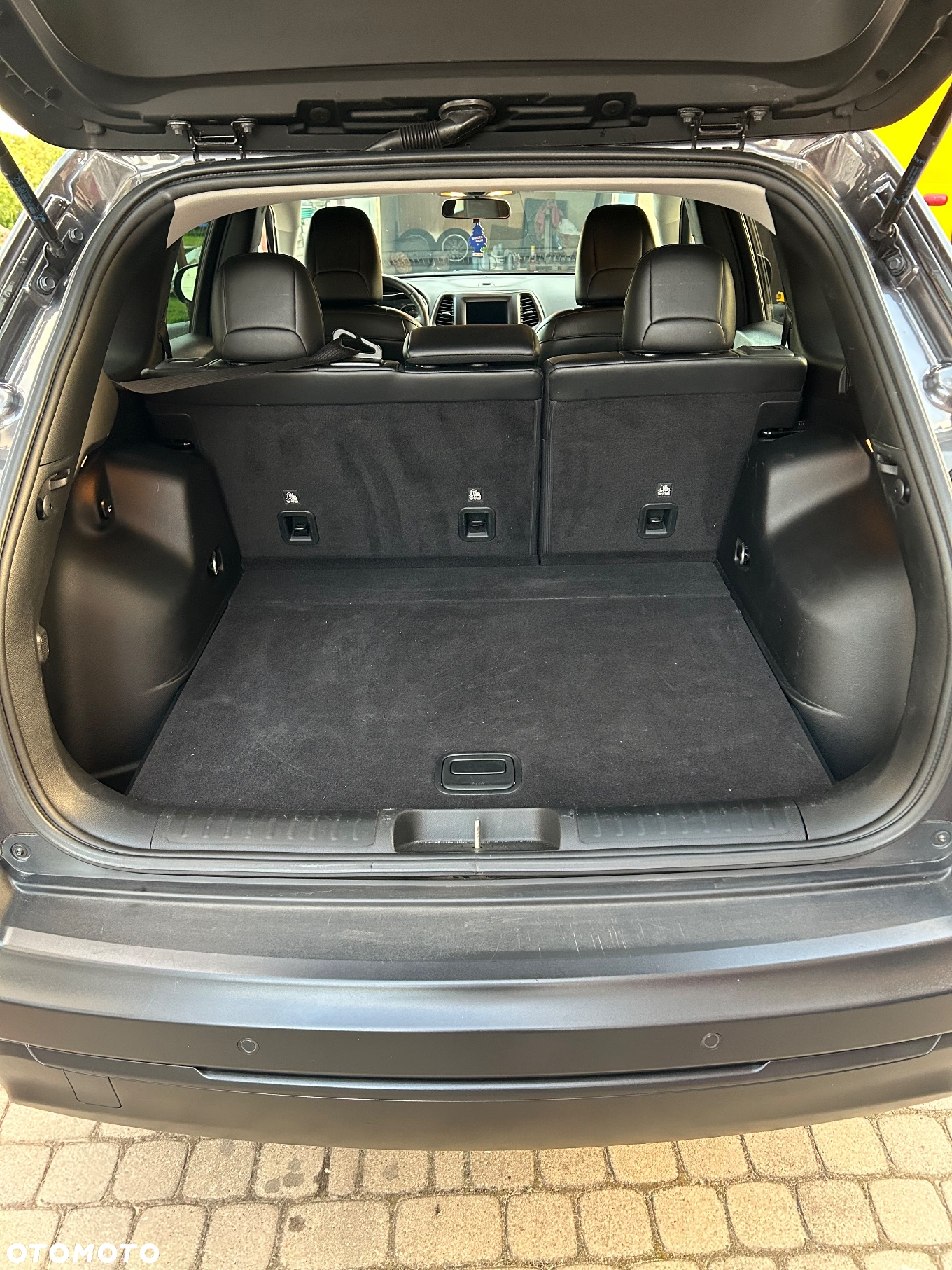 Jeep Cherokee - 17