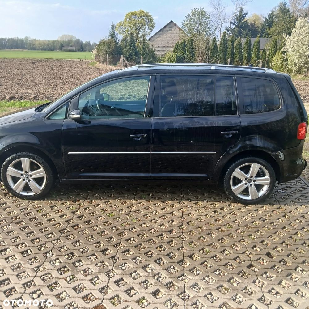 Volkswagen Touran 1.6 TDI DPF BlueMotion Technology DSG Comfortline - 4