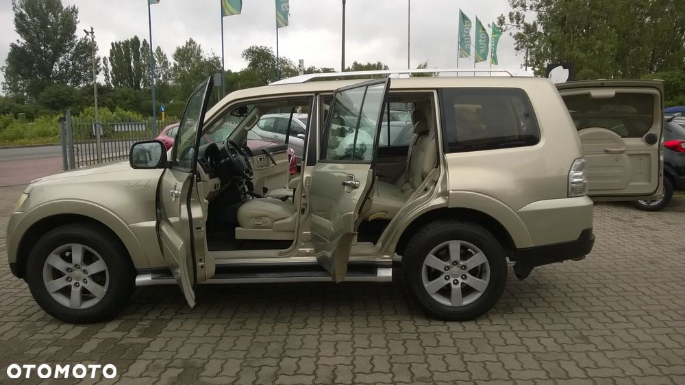 Mitsubishi Pajero 3.8 V6 Automatik Instyle - 16