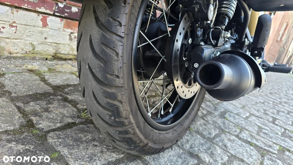 Royal Enfield Classic - 38