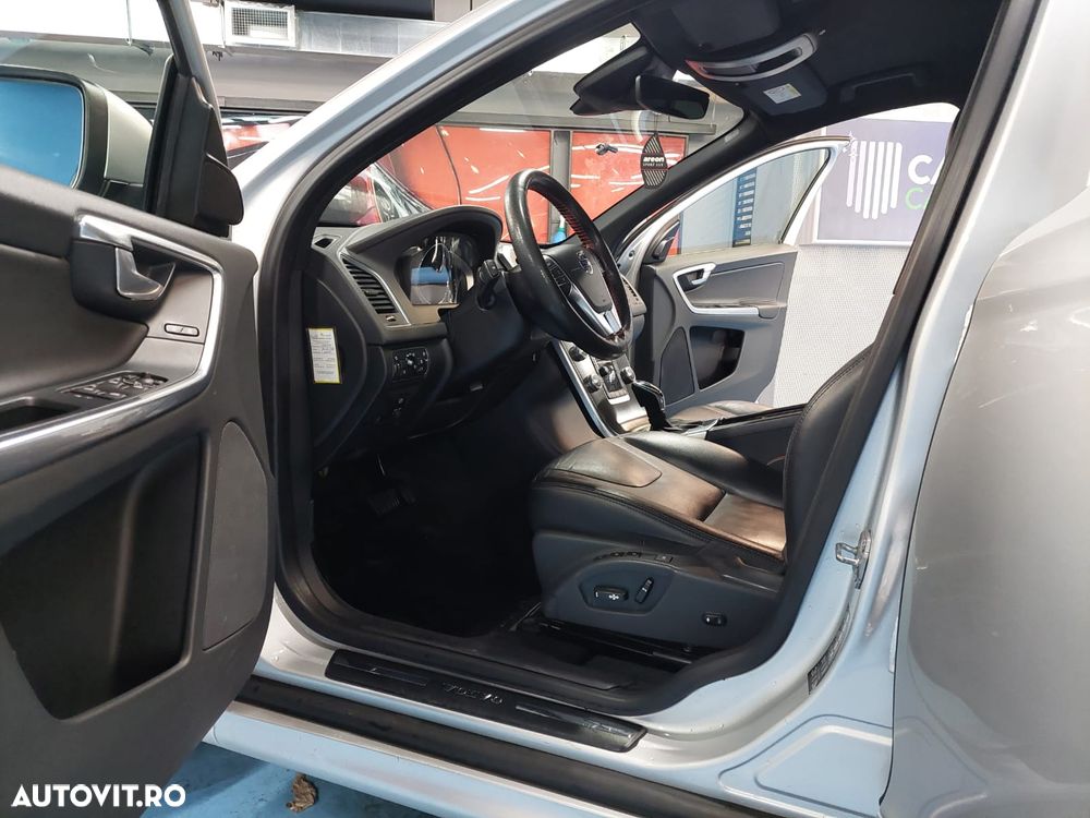 Volvo XC 60 T5 Geartronic Momentum - 10