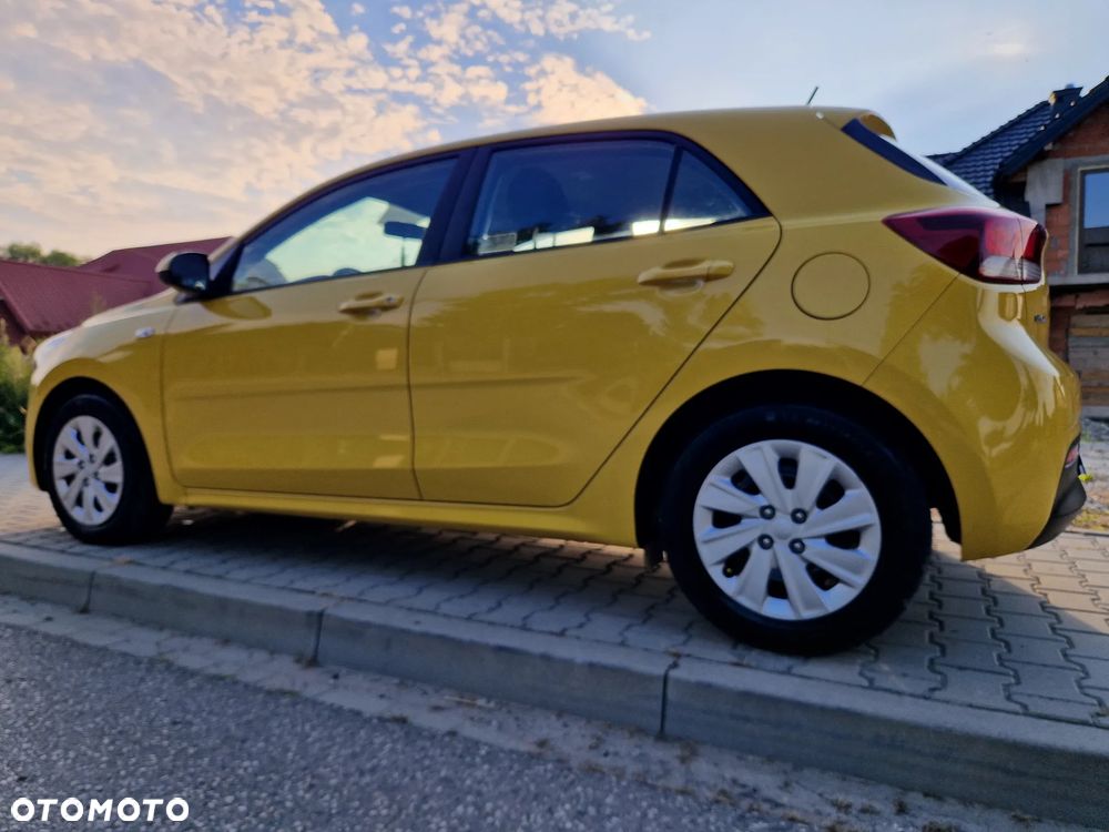 Kia Rio 1.2 L - 5