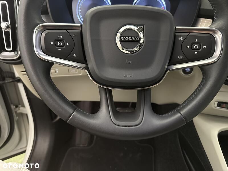 Volvo XC 40 T4 AWD Momentum Pro - 13