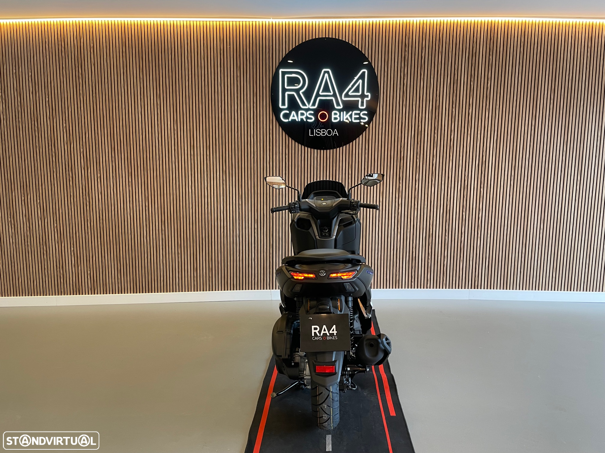 Yamaha NMAX - 8