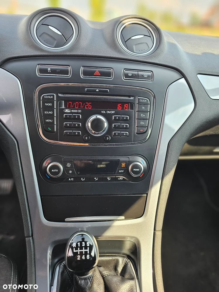 Ford Mondeo 2.0 TDCi Ambiente - 13