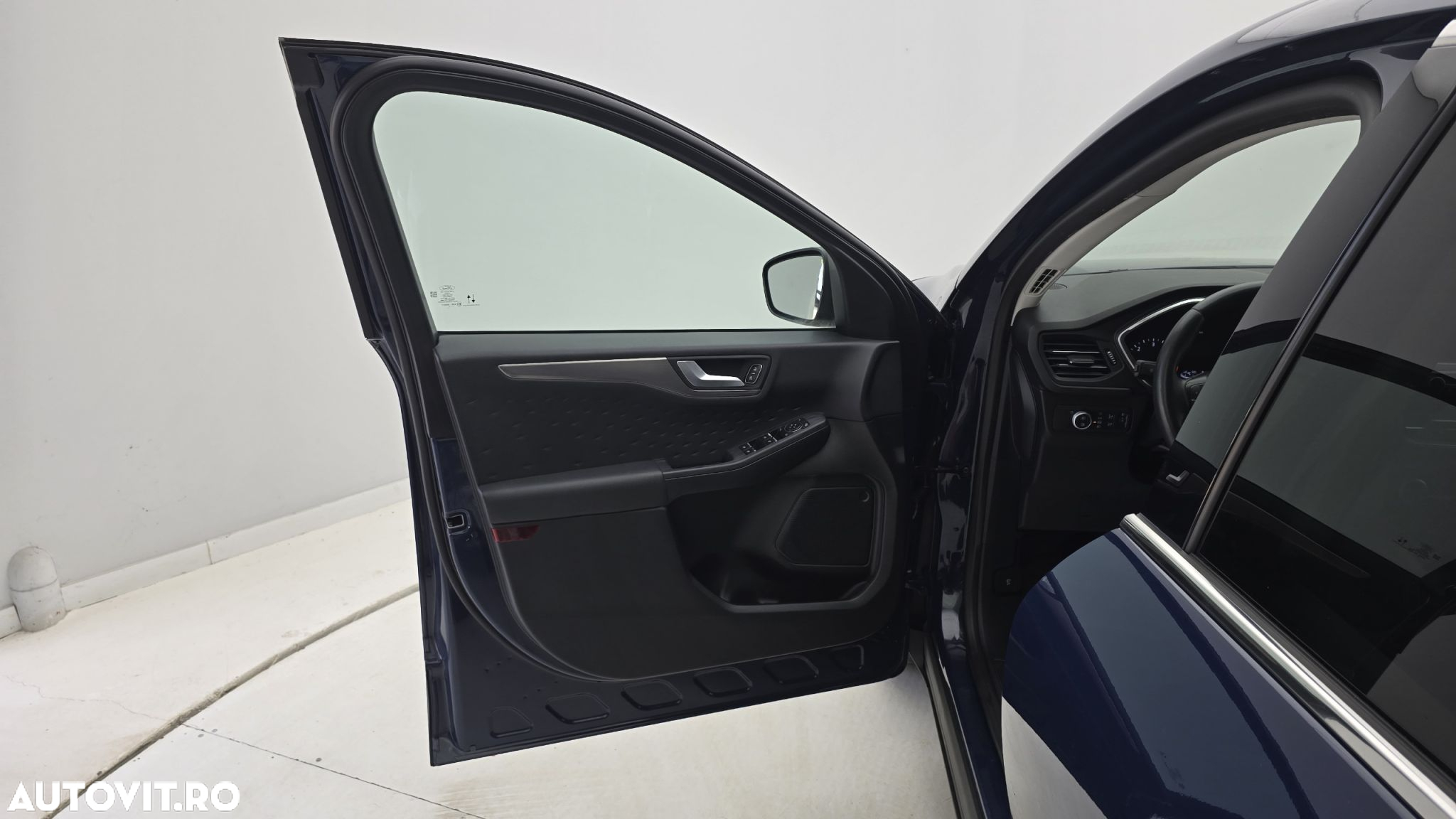 Ford Kuga - 10
