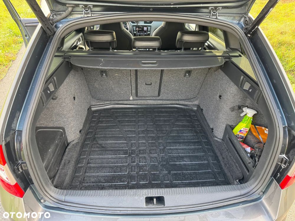 Skoda Octavia 2.0 TDI RS DSG - 13