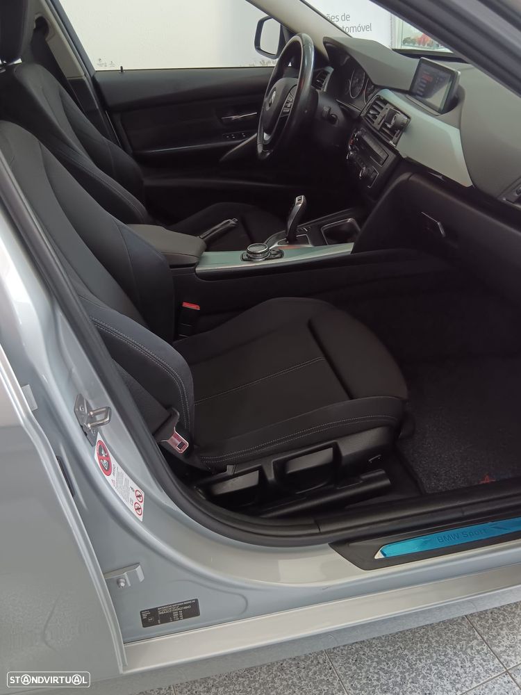 BMW 320 d Auto Line Sport - 13