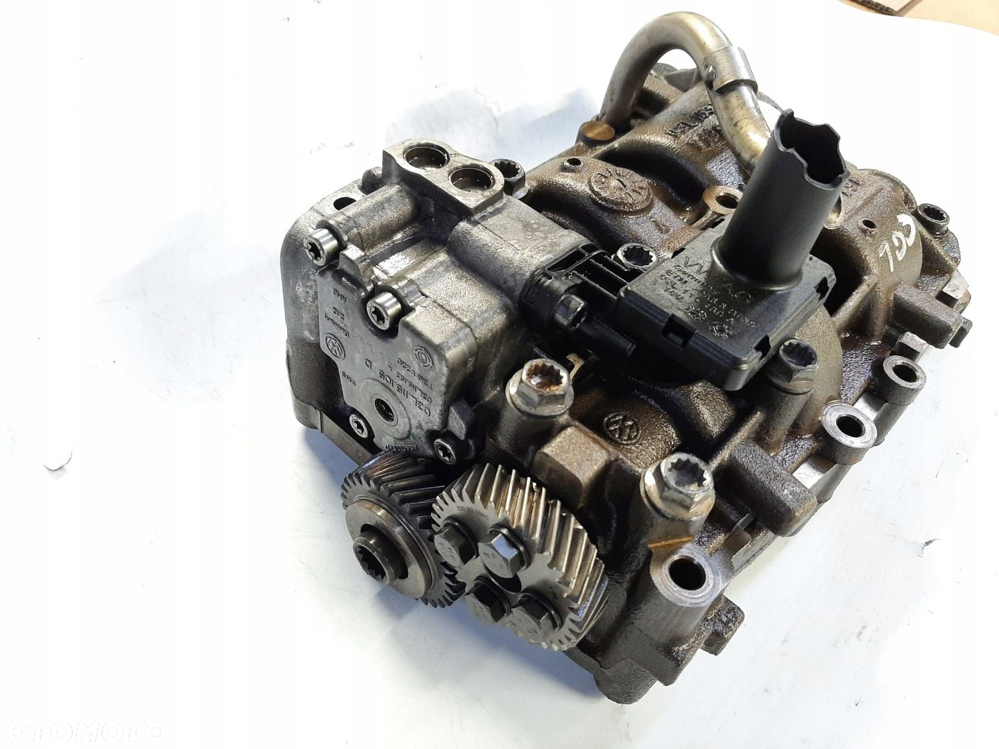 AUDI 2.0TDI POMPA OLEJU CGL 03L103537 03L115153A - 3
