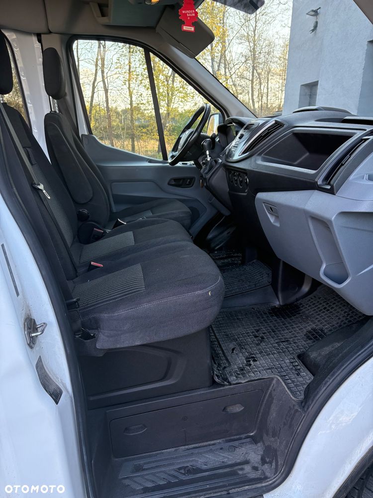 Ford Transit - 12