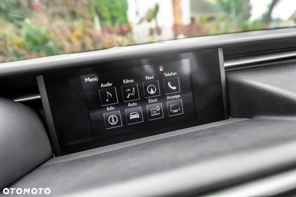 Lexus IS 300h Business Edition - 31