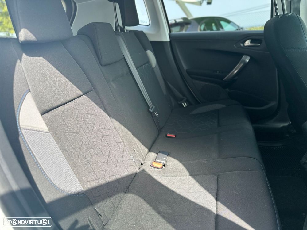 Peugeot 2008 1.2 PureTech Style - 7