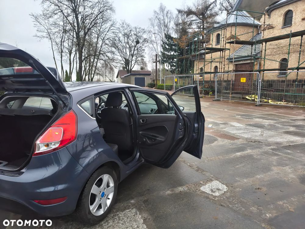 Ford Fiesta 1.25 Ambiente - 23