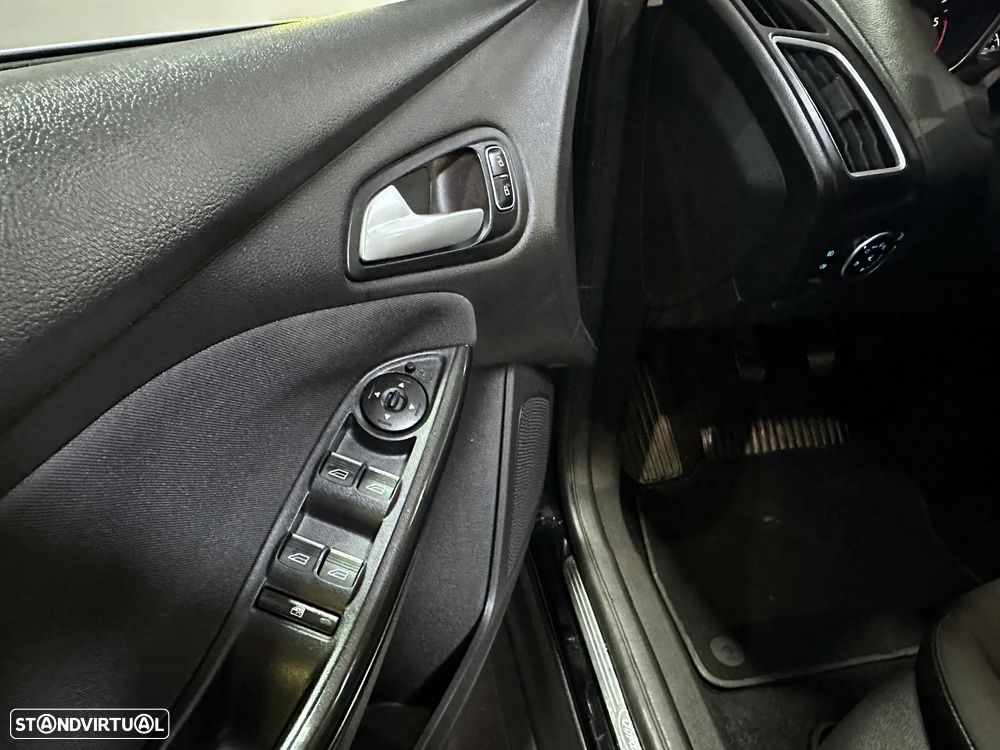 Ford Focus SW 1.5 TDCi Titanium - 22