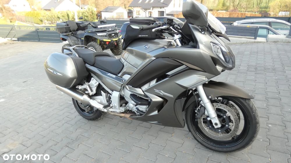 Yamaha FJR - 2