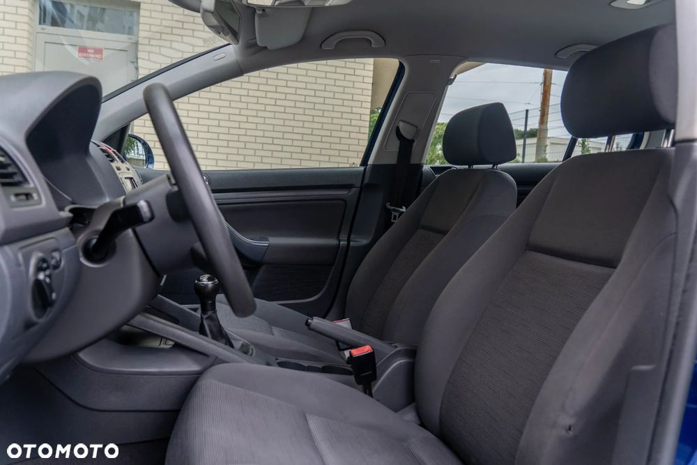 Volkswagen Golf 1.6 Comfortline - 22