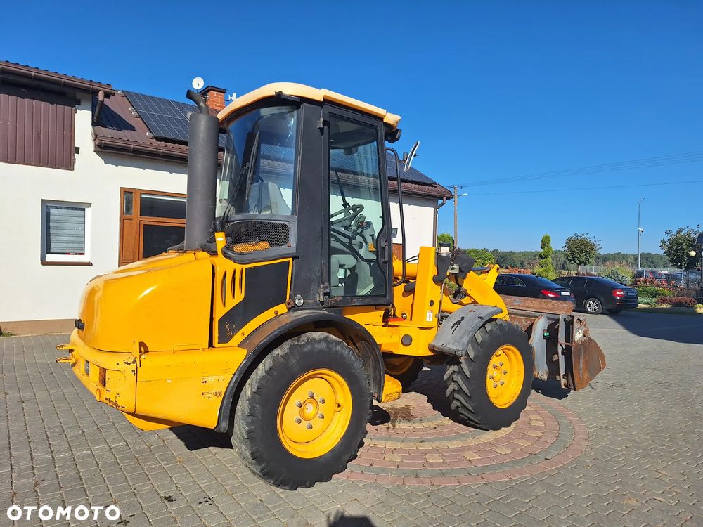 JCB 408 - 3