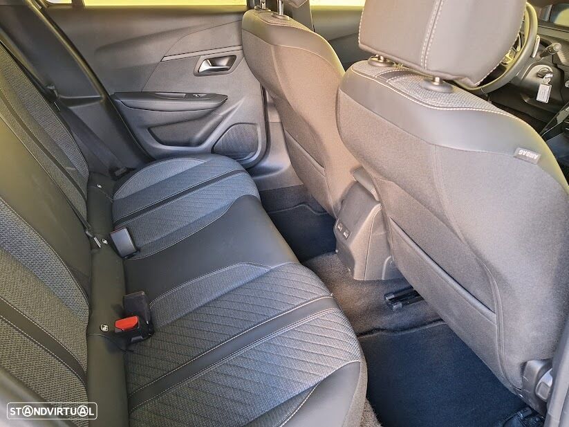 Peugeot 208 1.2 Hybrid Allure e-DCS6 - 11