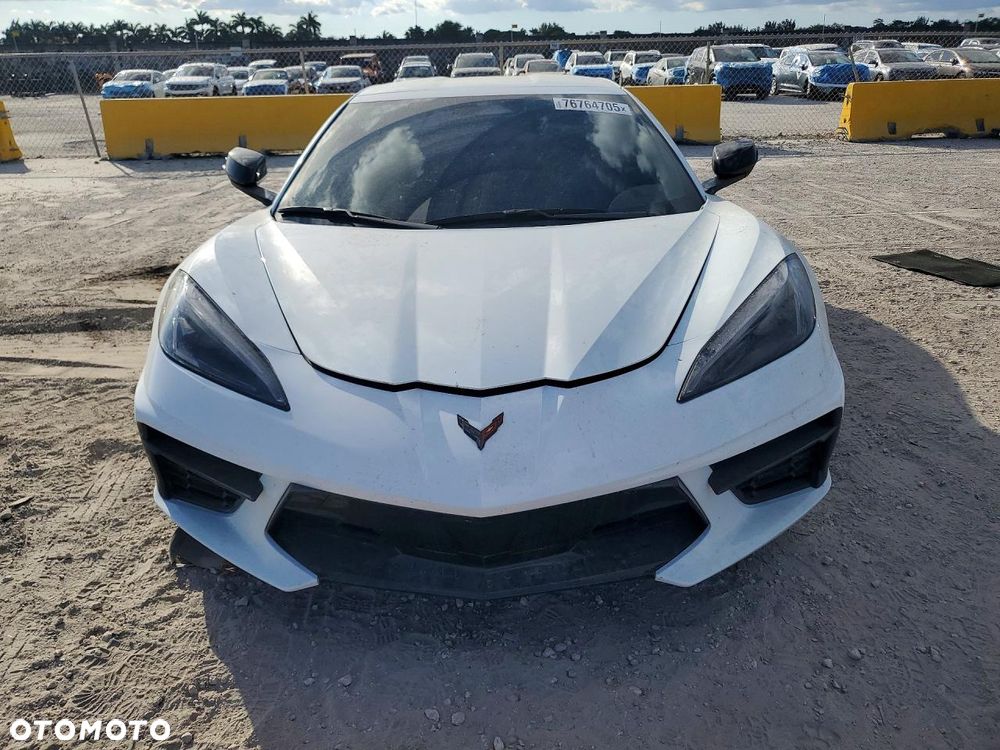 Chevrolet Corvette - 6