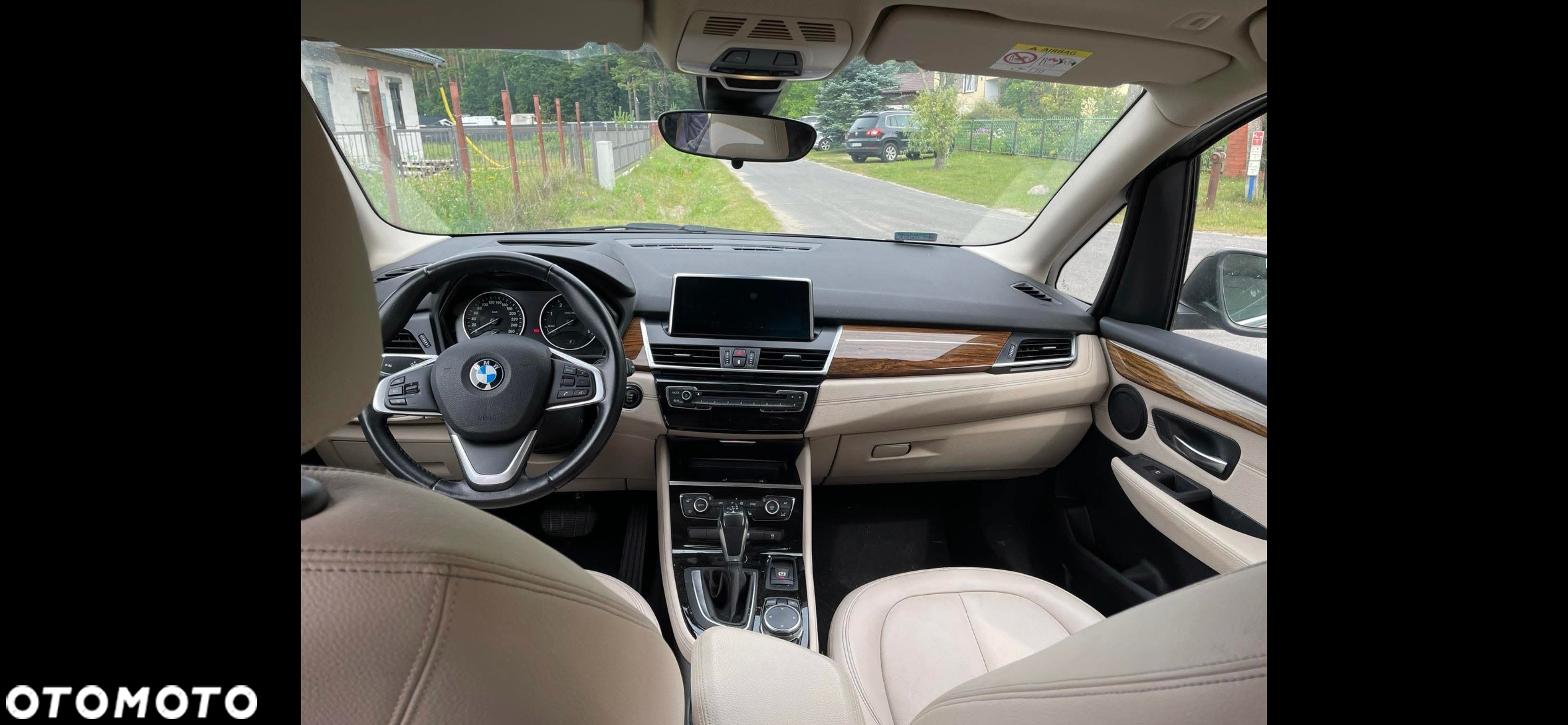 BMW Seria 2 218d - 10