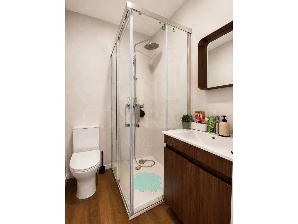 Apartamento T2 no Centro de Valença com Excelente Localização - Grande imagem: 3/13
