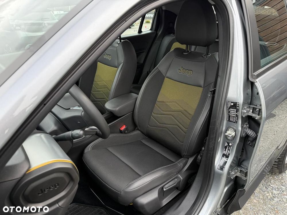 Jeep Avenger 1.2 GSE T3 Altitude FWD - 17