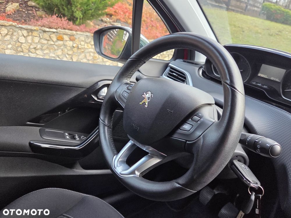 Peugeot 208 1.2 PureTech Style - 22