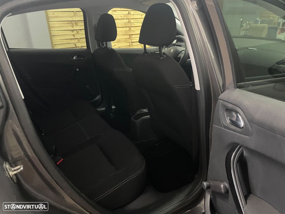 Peugeot 208 PureTech 82 Start & Stop Active - 19