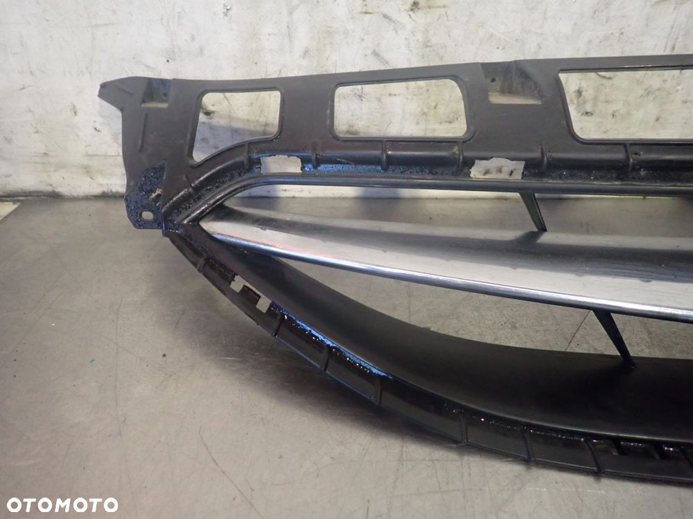 GRILL ATRAPA HYUNDAI i40 I CW 1.7 - 3