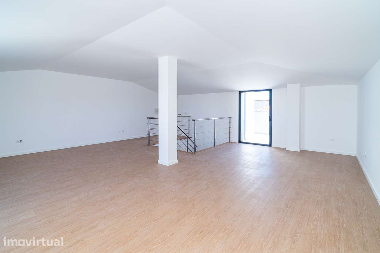 Apartamento T2 Duplex Novo, com Terraço, 2 Suites, Estacionamento, em - Grande imagem: 2/34