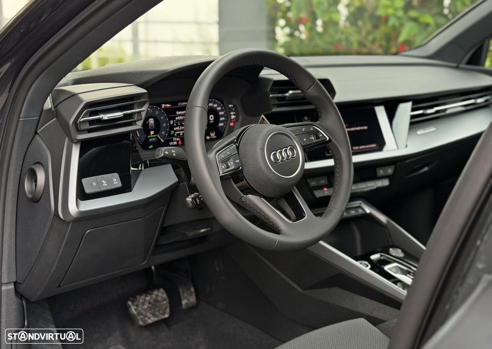Audi A3 Sportback 30 TFSI Advanced S tronic - 5