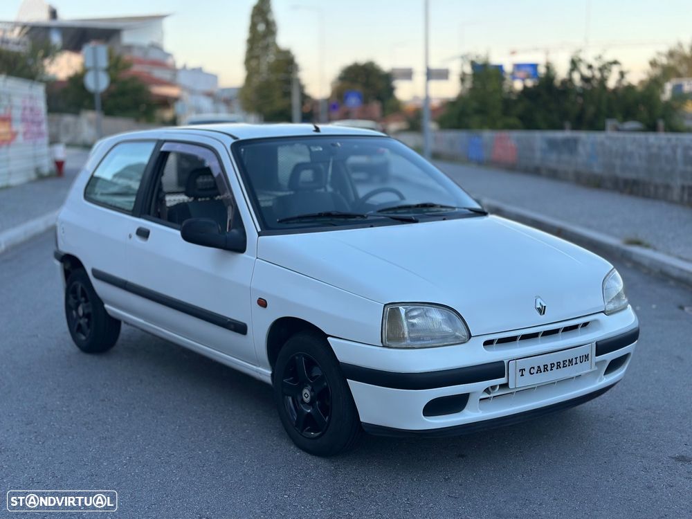 Renault Clio 1.9 D - 2