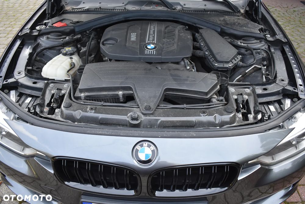 BMW Seria 3 320d xDrive Modern Line - 32