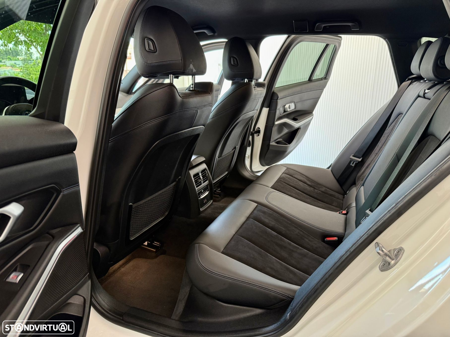 BMW 330 e Touring Pack M Auto - 37