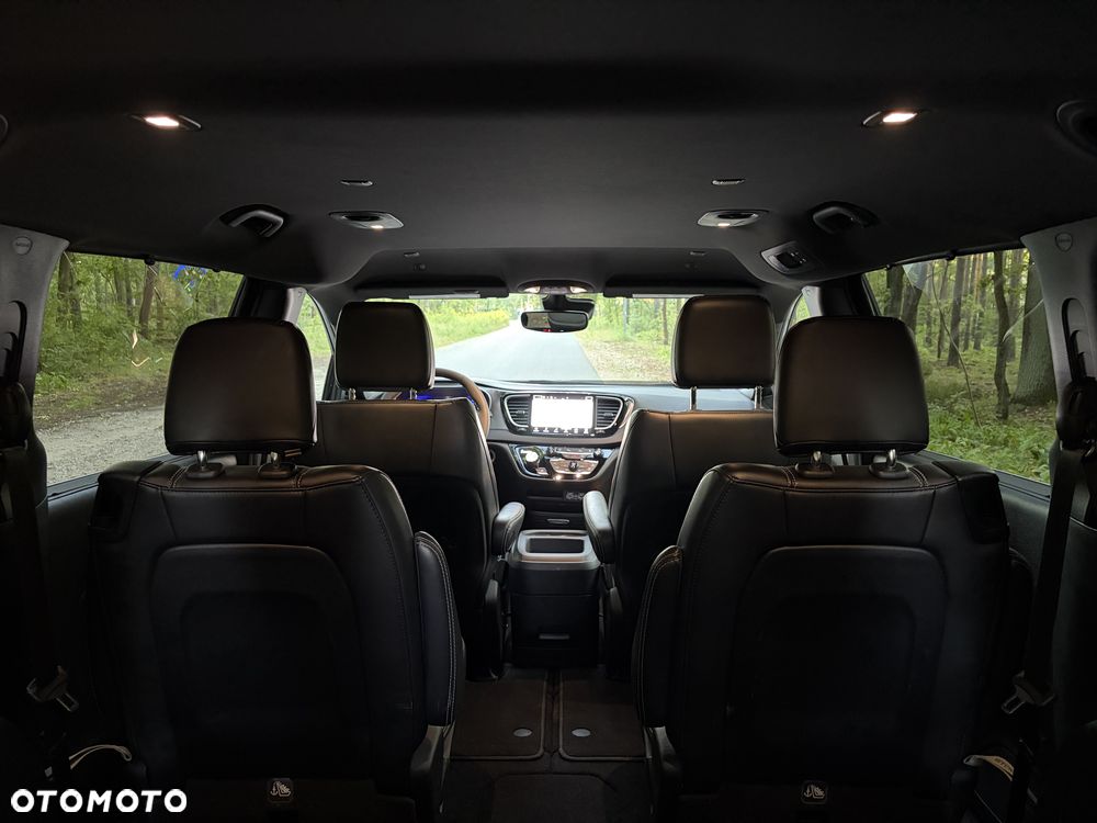 Chrysler Pacifica - 20