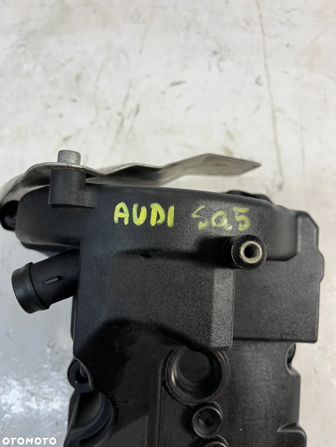 AUDI SQ5 3.0TDI POKRYWA ZAWORÓW - 7