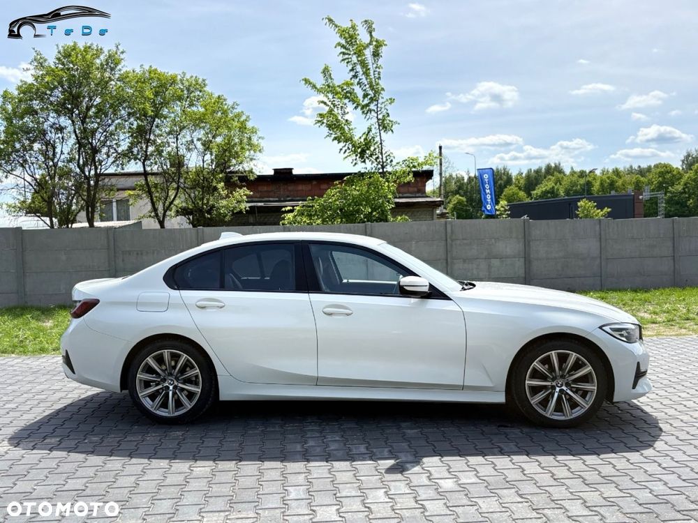BMW Seria 3 318d M Sport - 11
