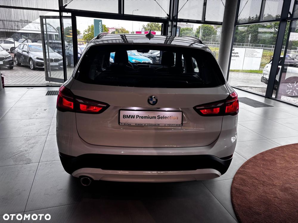 BMW X1 sDrive18i - 9
