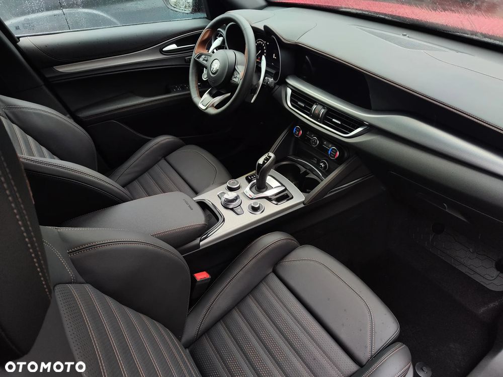 Alfa Romeo Stelvio 2.0 Turbo Intensa Q4 - 21