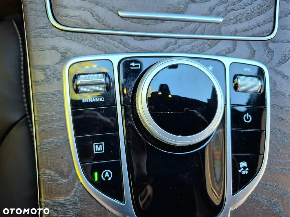 Mercedes-Benz GLC 220 d 4Matic 9G-TRONIC AMG Line - 23