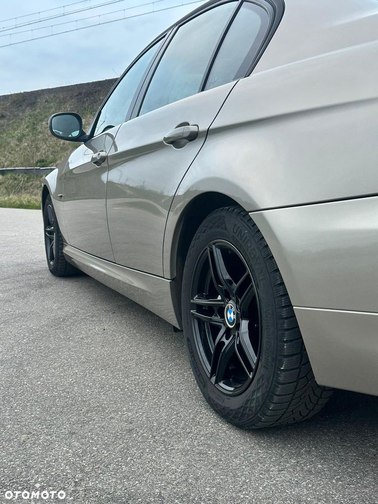 BMW Seria 3 320i - 26