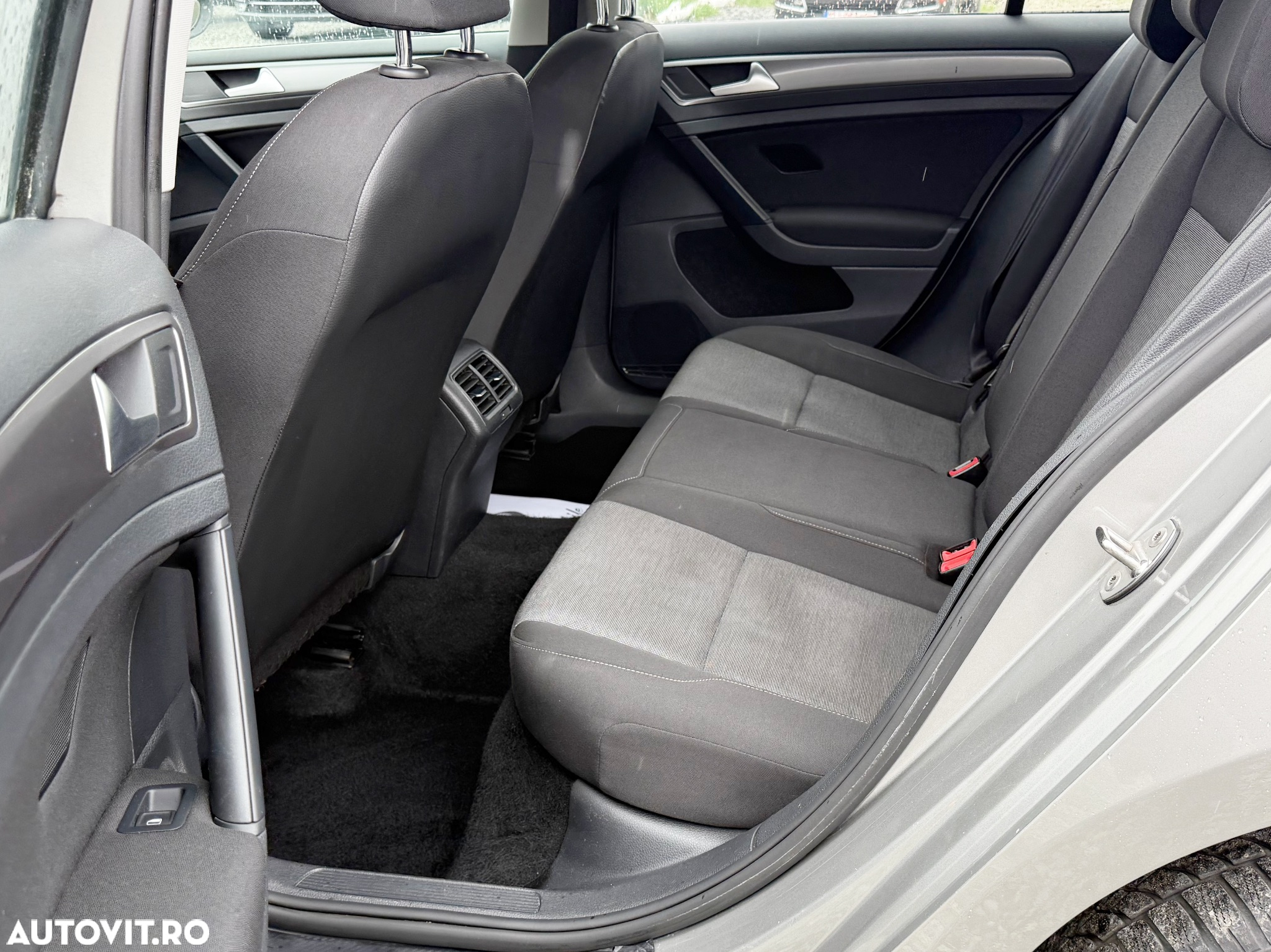 Volkswagen Golf 1.6 TDI BMT Comfortline - 13