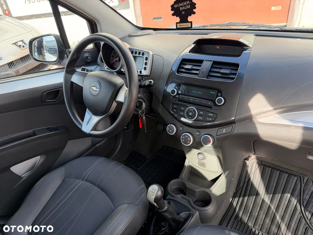 Chevrolet Spark 1.0 Base - 26