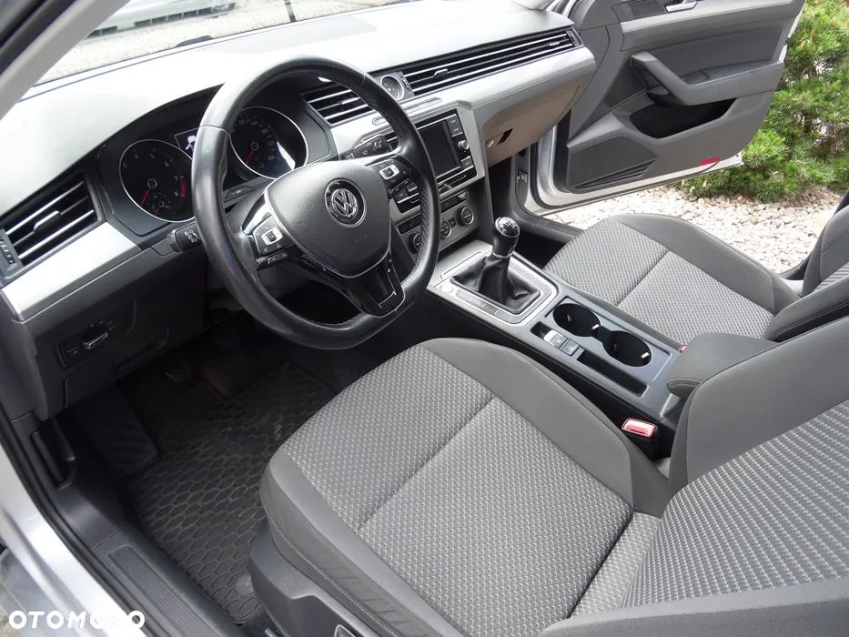 Volkswagen Passat 1.4 TSI BMT Comfortline - 18