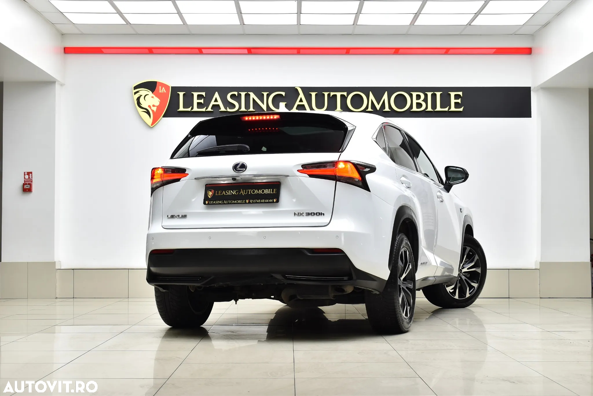 Lexus Seria NX 300h AWD F Sport - 4