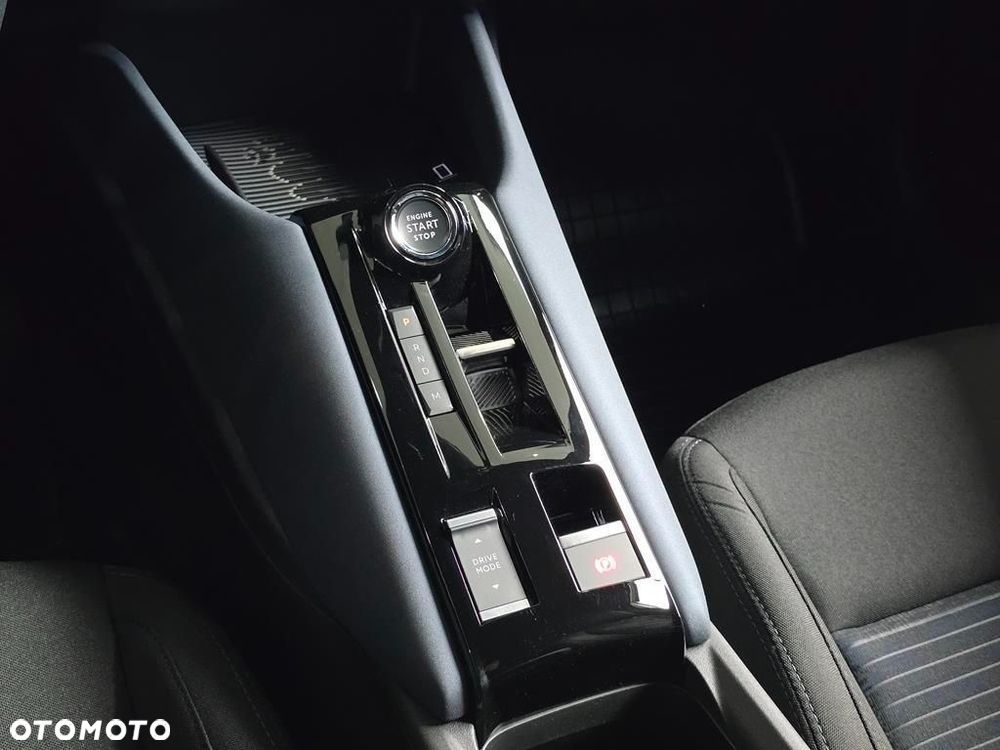 Alfa Romeo Junior 1.2 mHEV Ibrida Q4 eDCT - 18