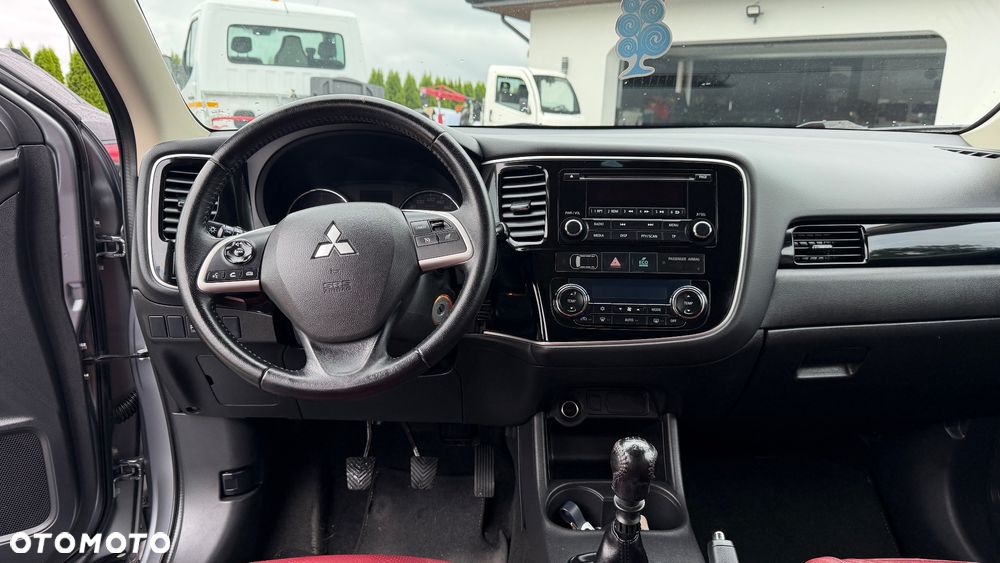 Mitsubishi Outlander 2.2 DI-D 4WD Plus - 21