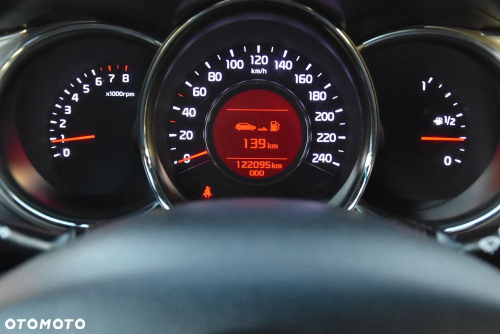 Kia Ceed 1.6 GDI ISG Dream-Team Edition - 30