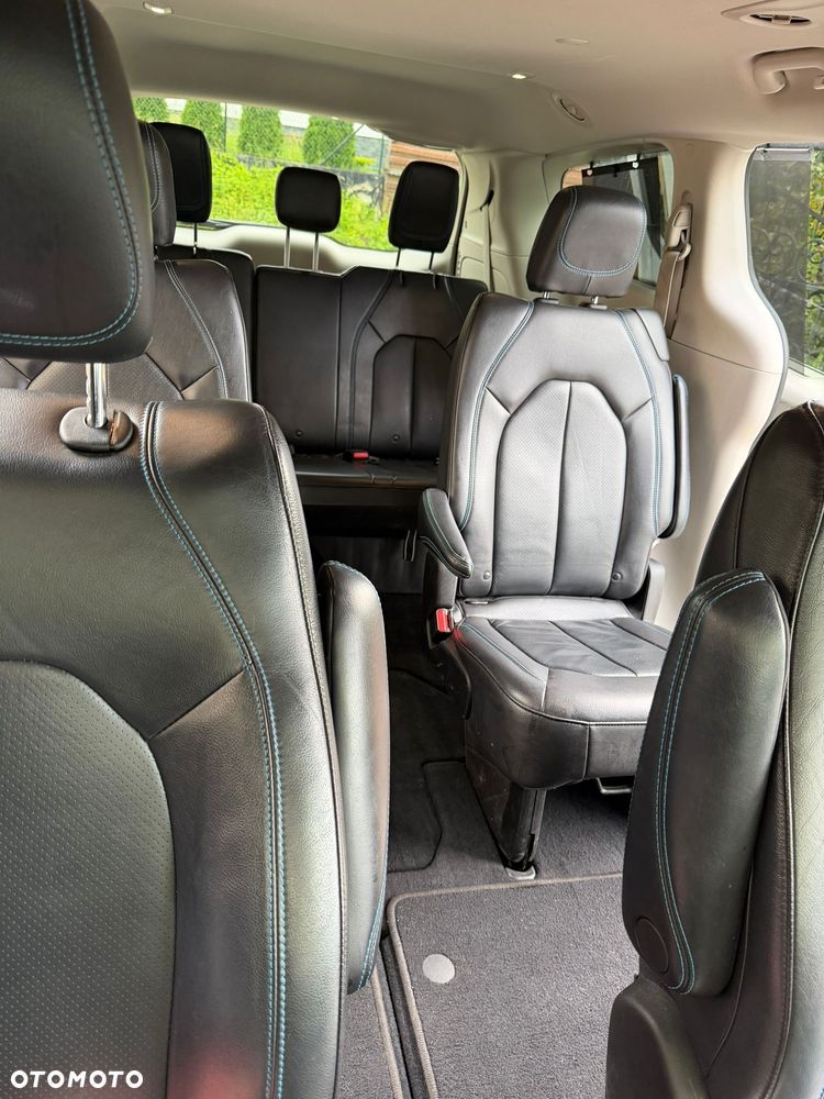 Chrysler Pacifica - 38